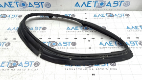 Front right headlight seal for Porsche Macan 15-18 xenon headlights, crack in mount
