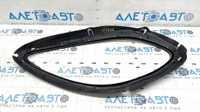 Front right headlight seal for Porsche Macan 15-18 xenon headlights, crack in mount
