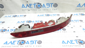 The right rear bumper light of the Audi Q5 8R 09-17 is worn out.