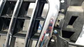 Audi Q5 8R 13-17 radiator grille, restyling for parking sensors, glossy, chrome, cracks, blistered paint, bumps on the chrome