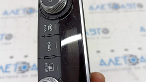 Audi A3 8V 17-20 4D climate control system with heated seats, scratches on the glass