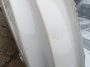 White rear right quarter wing of a Mazda CX-9 16-23, dents on the body