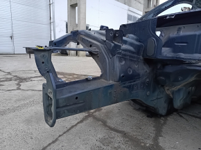 Front right quarter of a Porsche Macan 15-15