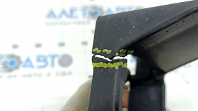 The right BSM blind spot sensor bracket for the Audi A3 8V 17-20 is broken.