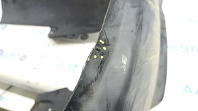 The front right fender liner of the Audi A3 8V 17-20 4d is torn.
