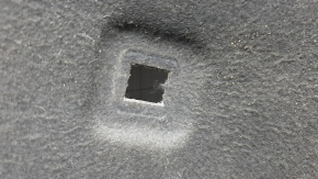 The hood insulation of the Audi A4 B9 17-25 has tears, abrasions, and scratches.