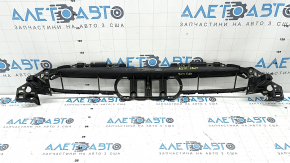 The Audi A3 8V 17-20 radiator grille mount is broken.