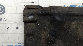 The rear engine guard of the Audi A4 B9 17-25 is worn out.