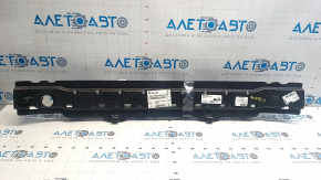 The front bumper absorber of the VW Atlas 18-23 is broken off in a fragment.