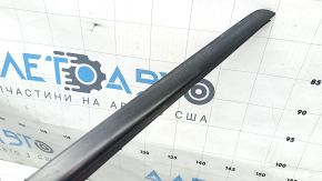 Right windshield molding for Audi A4 B9, 17-20 scratches