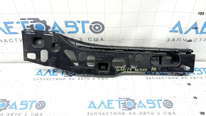 The rear right sill mount for a BMW 5 G30 17-23 is broken.