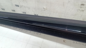 Upper rear right door molding with glass seal BMW X7 G07 19-26, gloss black, scratches