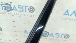 Molding door-glass center rear right BMW X7 G07 19-26 black gloss, scratches