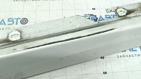 Left threshold BMW 5 G30 17-23 white