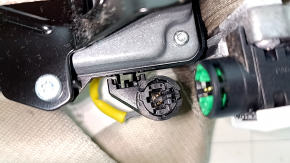 Driver's seat belt BMW 5 G30 17-23 Elfenbein-Weiss, dry-cleanable