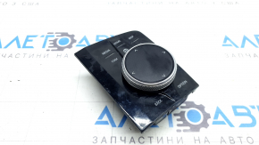The BMW X7 G07 19-22 monitor control joystick is worn.