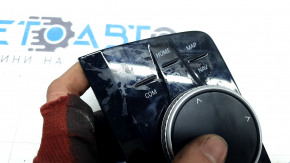 The BMW X7 G07 19-22 monitor control joystick is worn.