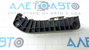 The right front bumper mount on a Toyota Camry v40 is broken.