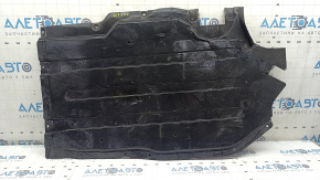 The rear left underbody protection of the BMW X7 G07 19-22 is dented, the fasteners are torn