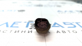 BMW 5 G30 17-23 air conditioning pressure sensor on the tube