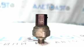 BMW 5 G30 17-23 air conditioning pressure sensor on the tube