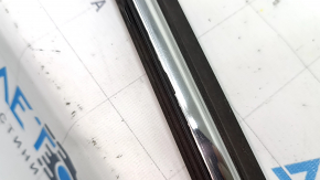 Door-glass molding, central front right Toyota Camry v40, chrome, broken fastener, worn, peeling coating, bump
