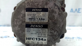 The Toyota Camry V40 hybrid's air conditioning compressor is rusty.