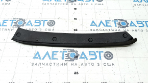 Right hood seal for Audi Q8 19-26, crack in mount
