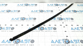 Right windshield molding for Audi Q8 19-26 scratches