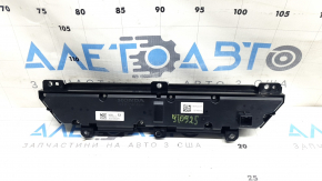 Honda CRV 23-26 HEV climate control, scratches on the glass