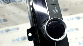 Honda CRV 23-26 HEV climate control, scratches on the glass