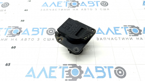 The towbar socket cover on the Audi Q8 19-26 is broken.