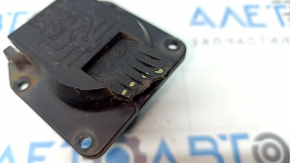 The towbar socket cover on the Audi Q8 19-26 is broken.
