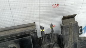 Right radiator deflector for Audi Q8 19-23 3.0T MHEV, tears, broken fasteners