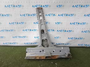 The central left body pillar of Toyota Avalon 13-18 is sawn off