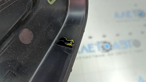 The interior mirror cover for the Audi Q8 19-26 is black, the fasteners are broken.