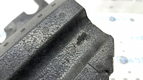 The right rear bumper absorber of the Audi Q8 19-26 is dented.