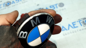 BMW X5 G05 19-26 hood emblem, sand, peeling coating