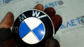 BMW X5 G05 19-26 hood emblem, sand, peeling coating