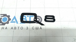 Q8 emblem on the tailgate of the Audi Q8 19-26, glossy black