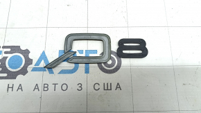 Q8 emblem on the tailgate of the Audi Q8 19-26, glossy black