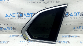 Rear right window with fixed glass for BMW X5 G05 19-26 with chrome molding, tinted, torn seal