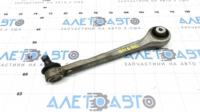 The upper front right control arm of the Audi Q8 19-26 has a torn silent block.