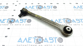 The upper front right control arm of the Audi Q8 19-26 has a torn silent block.