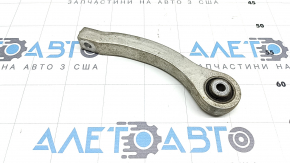 The rear left stabilizer link of the Audi Q8 19-25 is cracked.