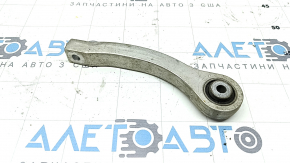 The rear right stabilizer link of the Audi Q8 19-25 is cracked.