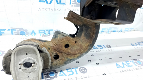 The rear subframe of the Audi Q8 19-26 is rusty.