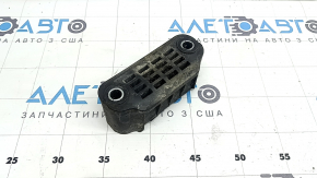 The front right jack of the Audi Q8 19-26 is dented