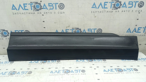 Lower front right door trim for VW Tiguan 18-24: structure, scratches, crack in fastening
