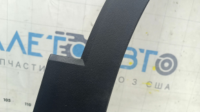 Front right fender arch trim for VW Tiguan 22-24. Structure. Scratches, dented fastener.